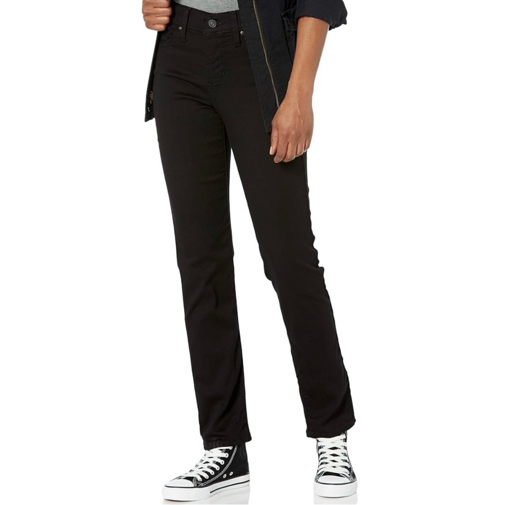 NWOT - Levi’s 312 Shaping Slim Straight Jeans in Soft Black